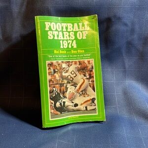 VTG ‘Football Stars of 1974’ by Hal Bock & Ben Olan paperback book